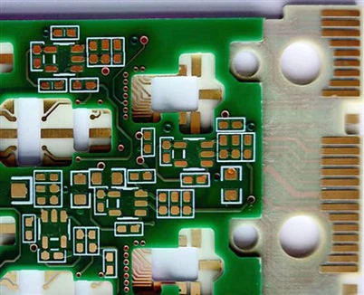 Bảng mạch hình bậc thang